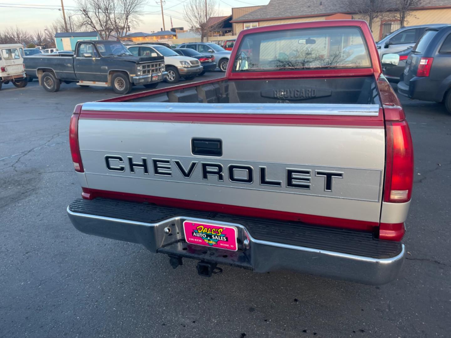 1990 Maroon/Silver /Maroon Chevrolet C1500 Silverado (1GCDC14K9LE) with an 5.7 V8 engine, AT transmission, located at 813 E Fairview Ave, Meridian , ID, 83642, (208) 336-8230, 43.618851, -116.384010 - Photo#5